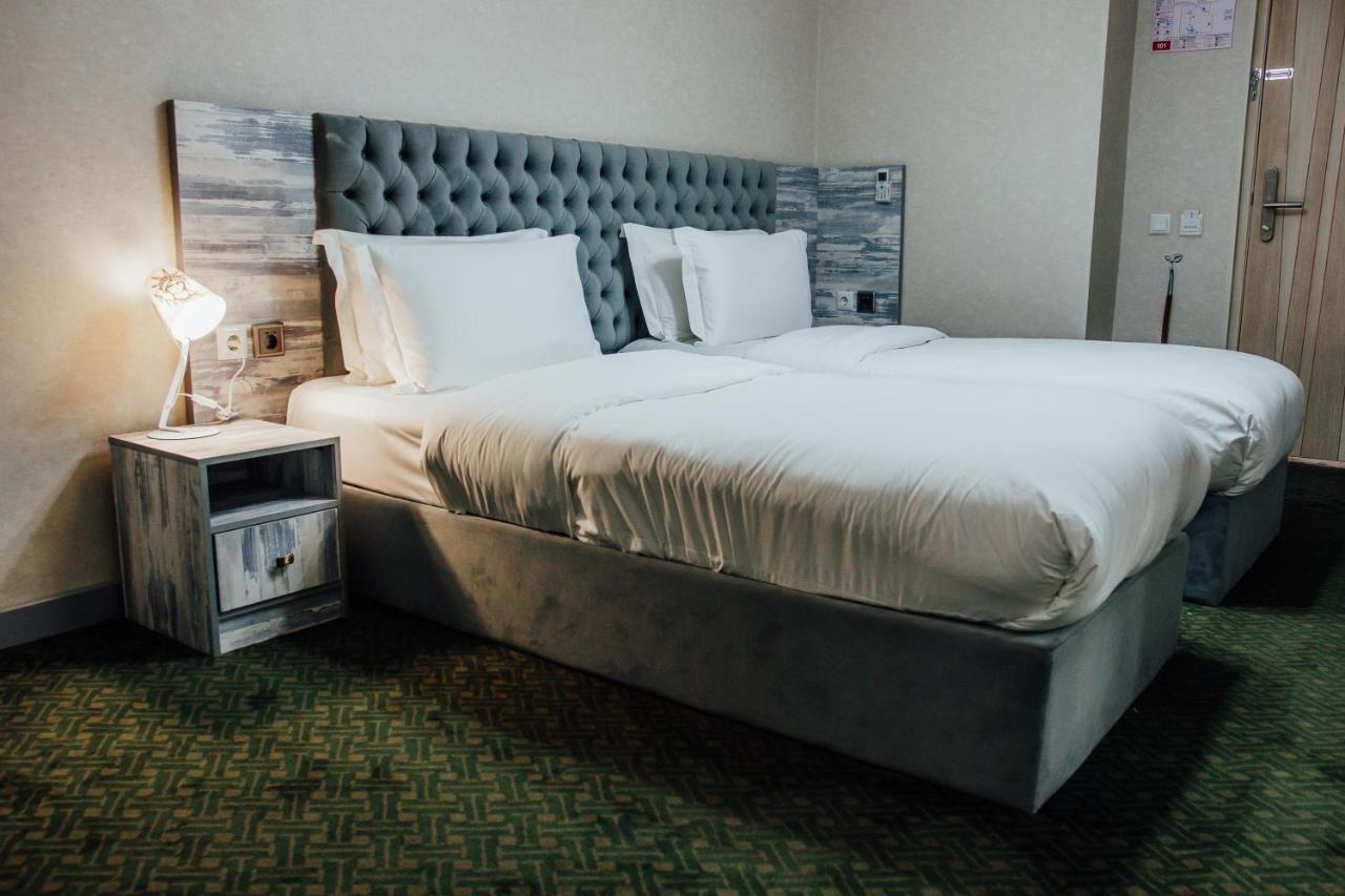 Express City Hotel Shymkent Bagian luar foto